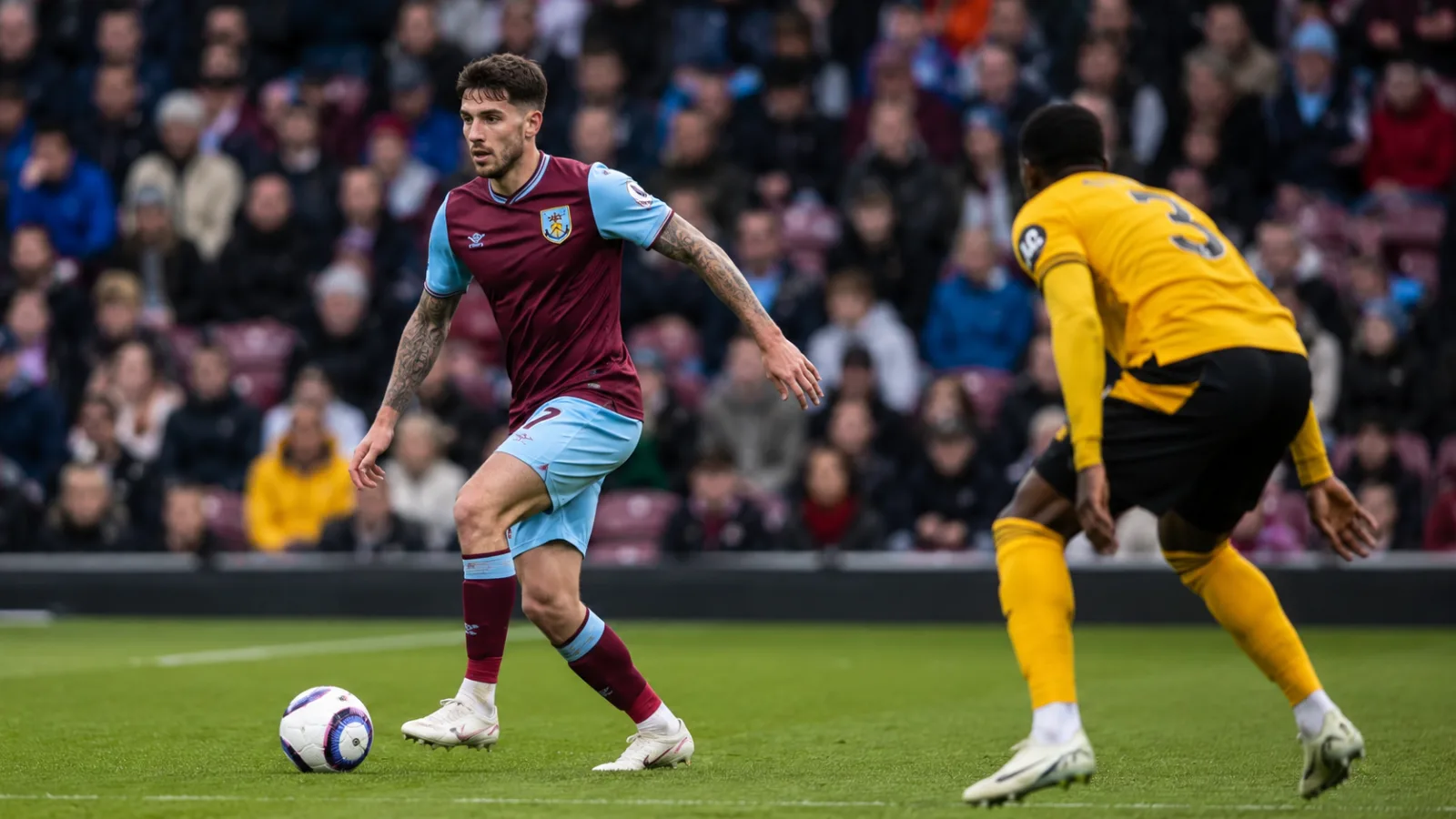 Burnley Wolverhampton Wanderers - action de match entre Burnley FC et Wolverhampton Wanderers FC