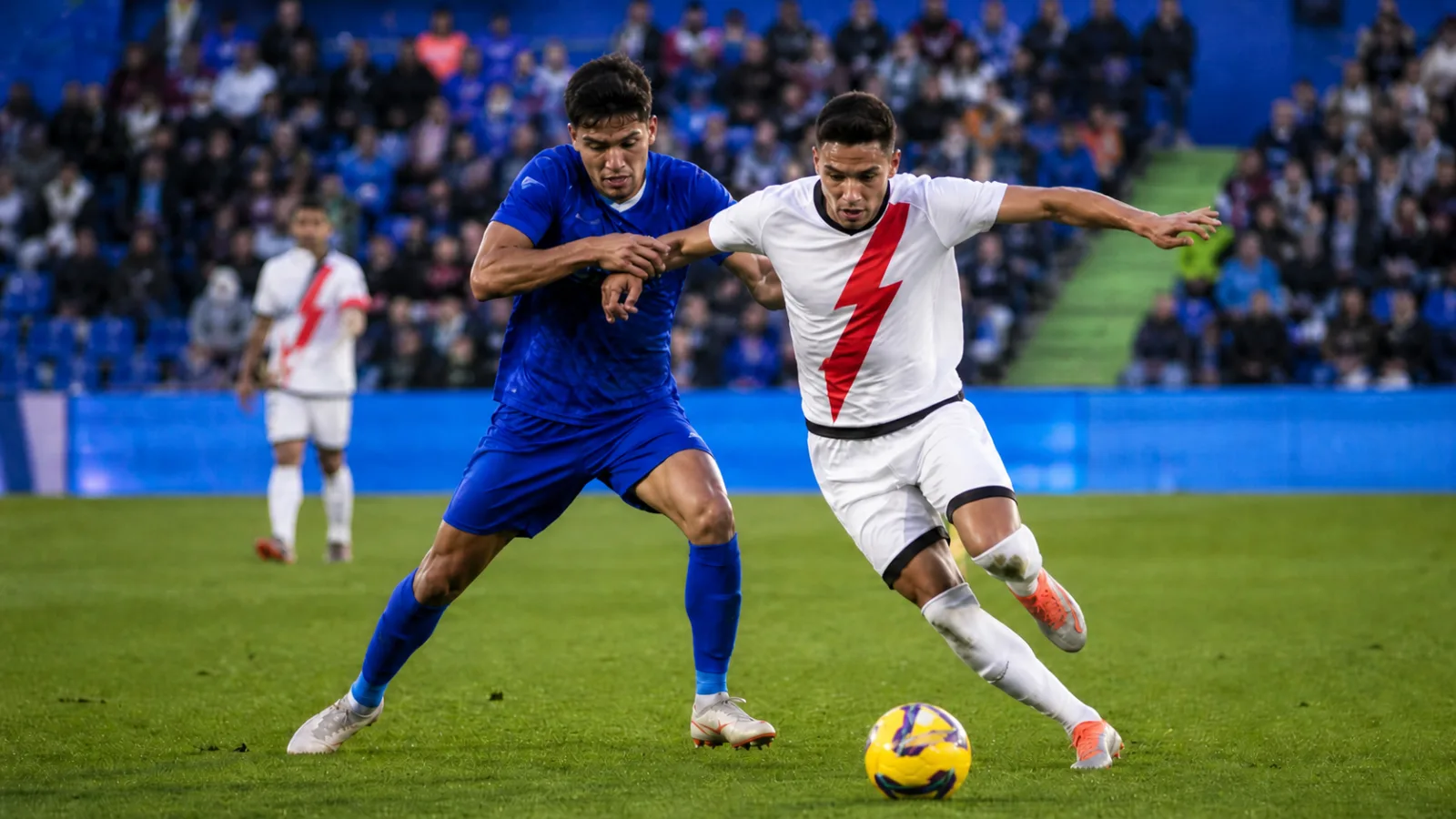 Getafe Rayo Vallecano de Madrid - duel intense au milieu de terrain entre Getafe CF et le Rayo en Liga