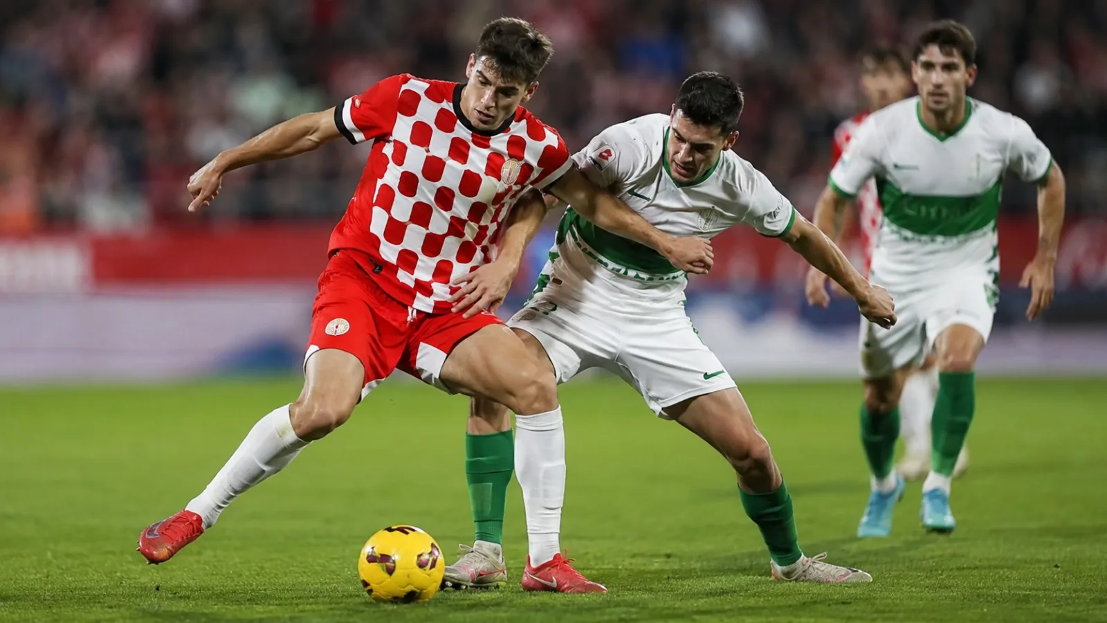 Girona Elche - action de jeu réaliste lors du nul de Liga entre Girona FC et Elche CF