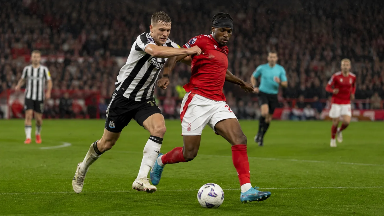 Nottingham Forest Newcastle United duel de Premier League au City Ground
