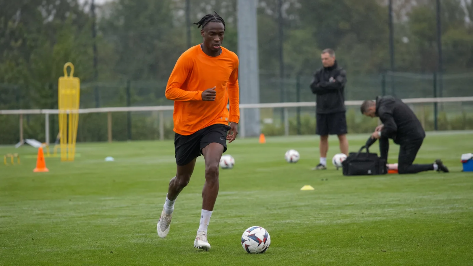 Pays-Bas : Emmanuel Emegha en reprise physique avant une décision de sélection des Oranje