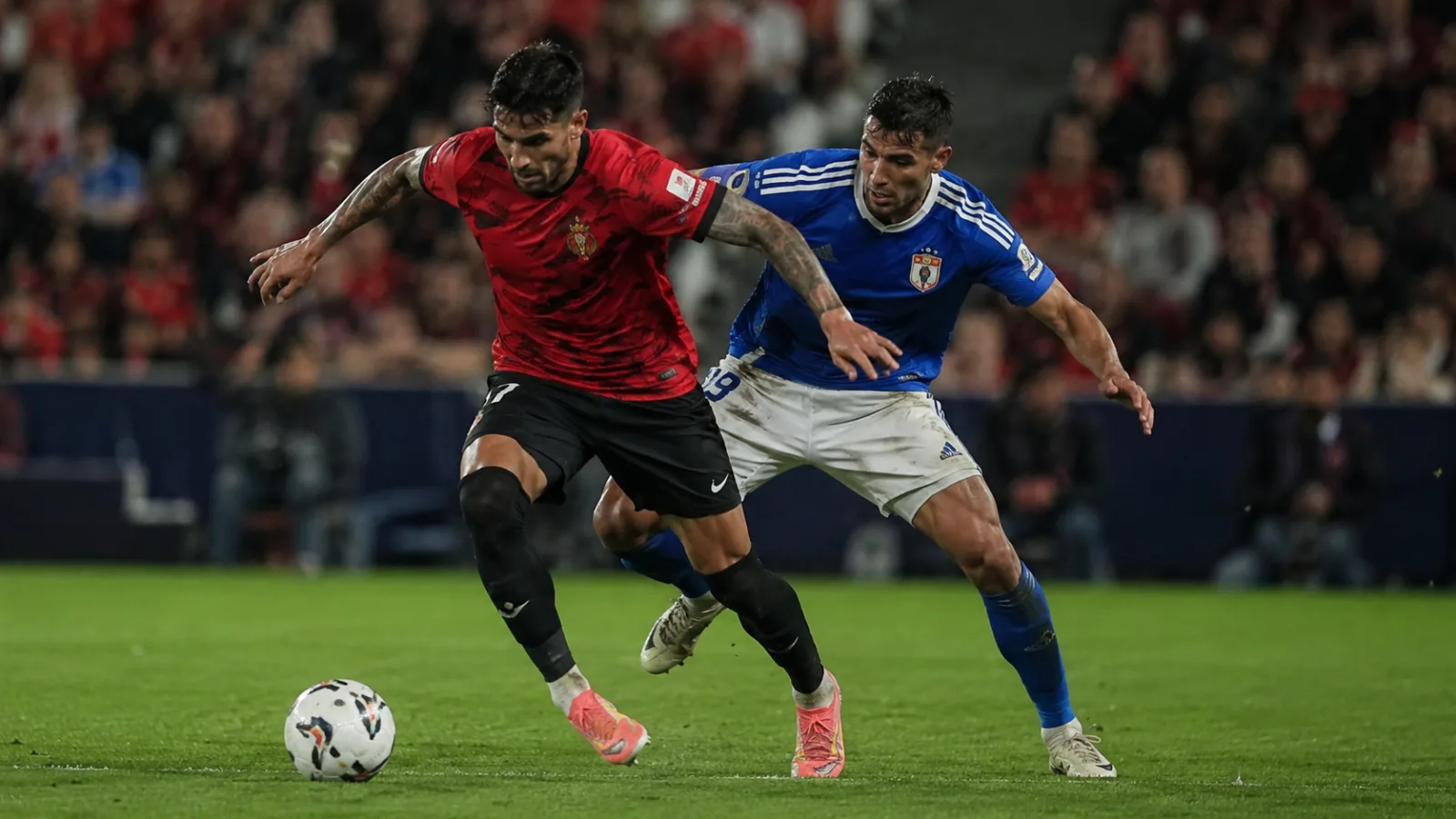 RCD Mallorca Real Oviedo duel sur la pelouse pendant le résumé du match de Liga 2026