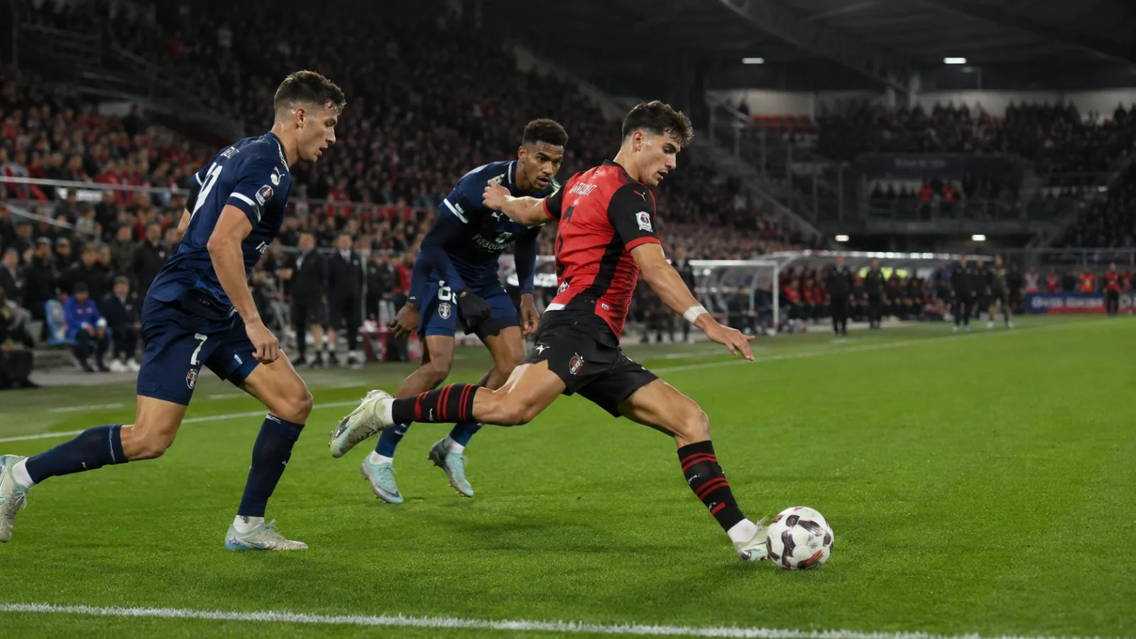 Stade Rennais 1901 Paris - action de match entre Rennes et le Paris FC