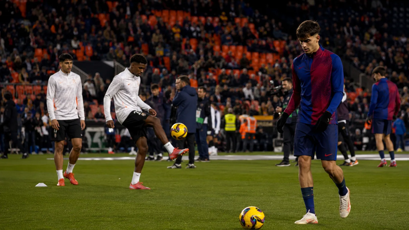 Valencia Barcelona pronostic joueurs en préparation avant Valencia CF vs FC Barcelona à Mestalla