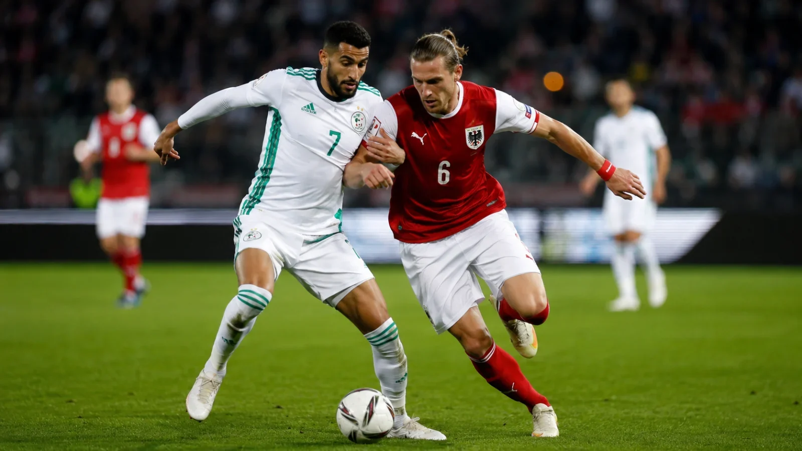 Algérie Autriche - duel au milieu de terrain lors du match nul 3-3