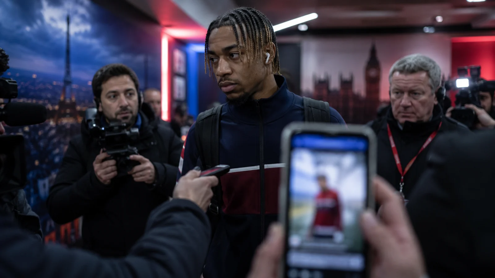 Arsenal accélère pour Bradley Barcola, le PSG sous pression