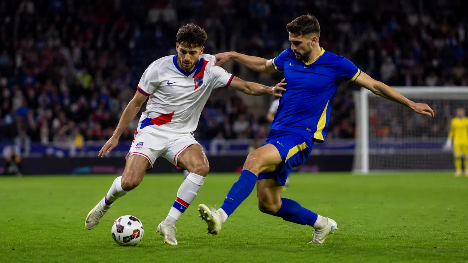 États-Unis Bosnia-Herzegovina - duel au milieu de terrain dans un match d'équipes nationales