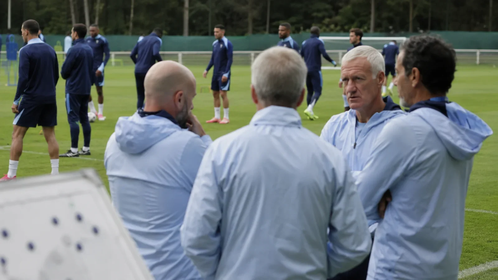 Thierry Henry prévient Zinedine et la succession des Bleus se prépare en coulisses