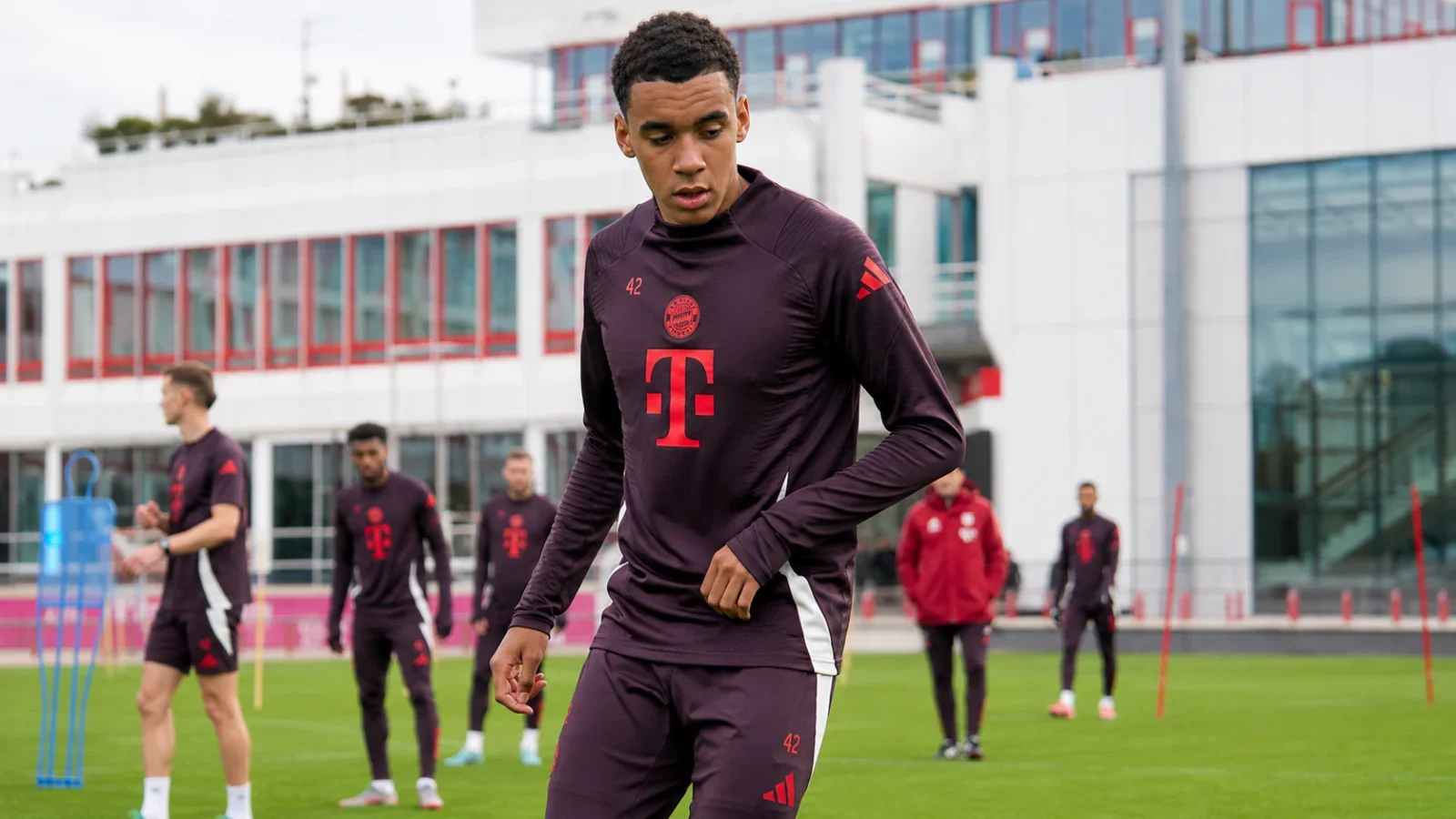 Le Bayern Munich a choisi la patience pour Jamal Musiala