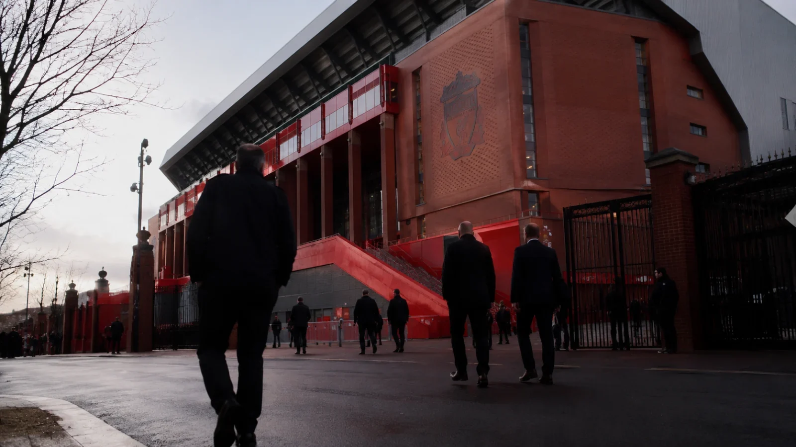 Liverpool annonce l’arrivée de Bezos : FSG ouvre Anfield