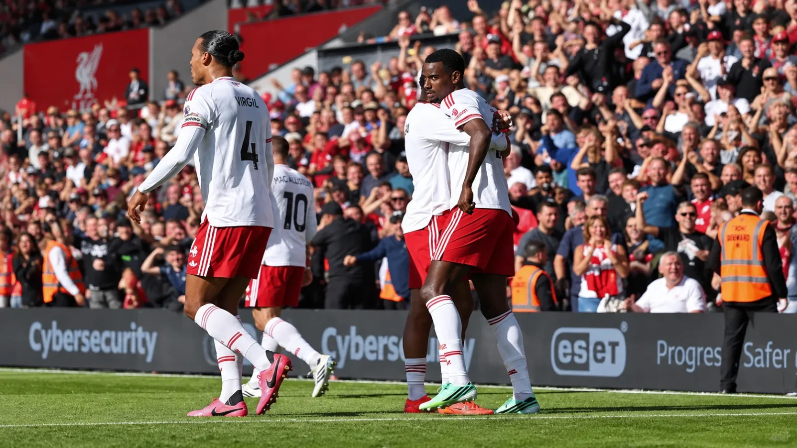 Bournemouth Liverpool : Isak verrouille le 0-1
