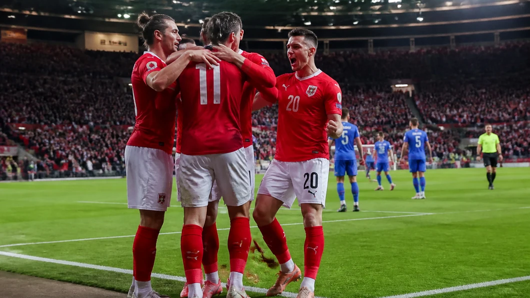 Joueurs de l’Autriche célébrant la victoire contre Israel en fin de match