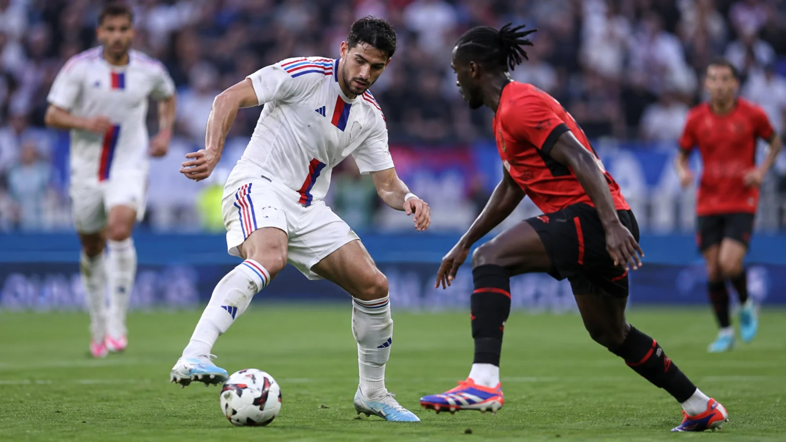 Olympique Lyonnais Stade Rennais 1901 - duel au milieu de terrain