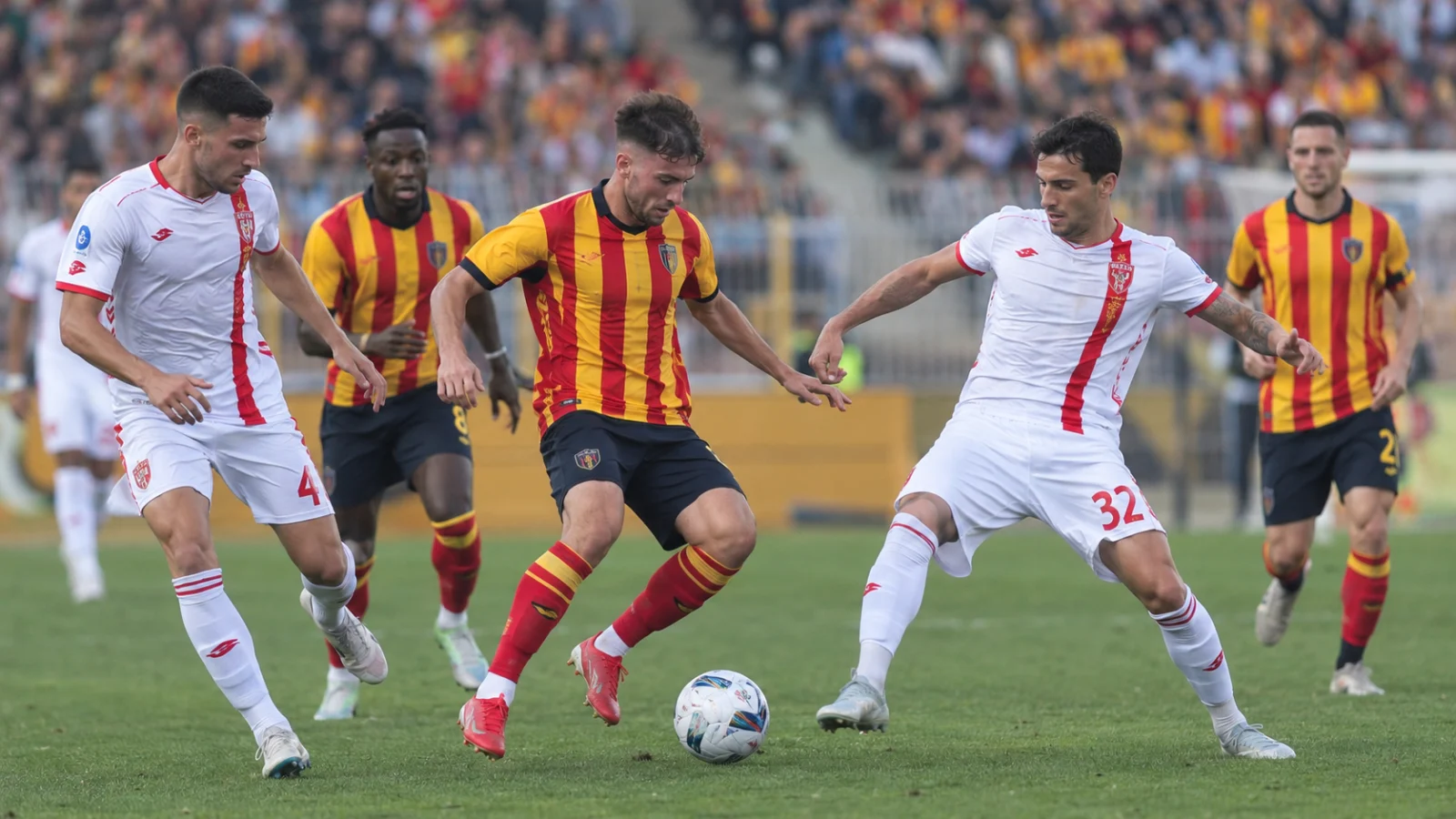 US Lecce Monza : action de jeu entre Lecce et Monza en Serie A