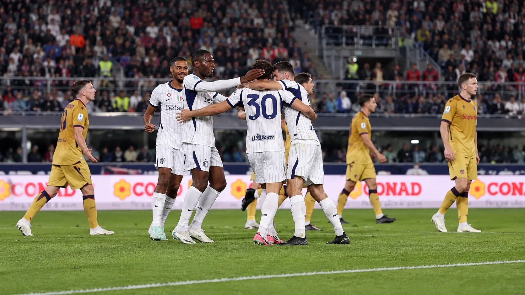 Bologna frappe d’abord, l’Inter répond par trois buts