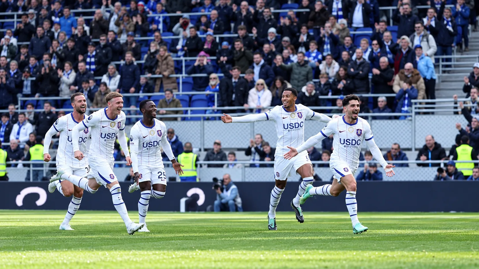 Everton FC Chelsea FC : Pedro Neto signe le 0-2