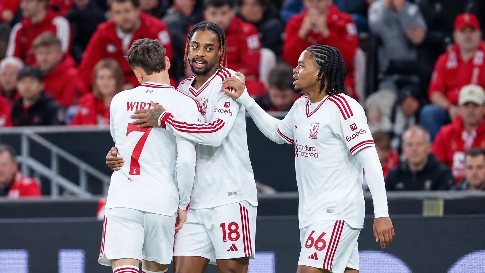 Liverpool gagne 6-3 à Linz, Barcola signe un triplé