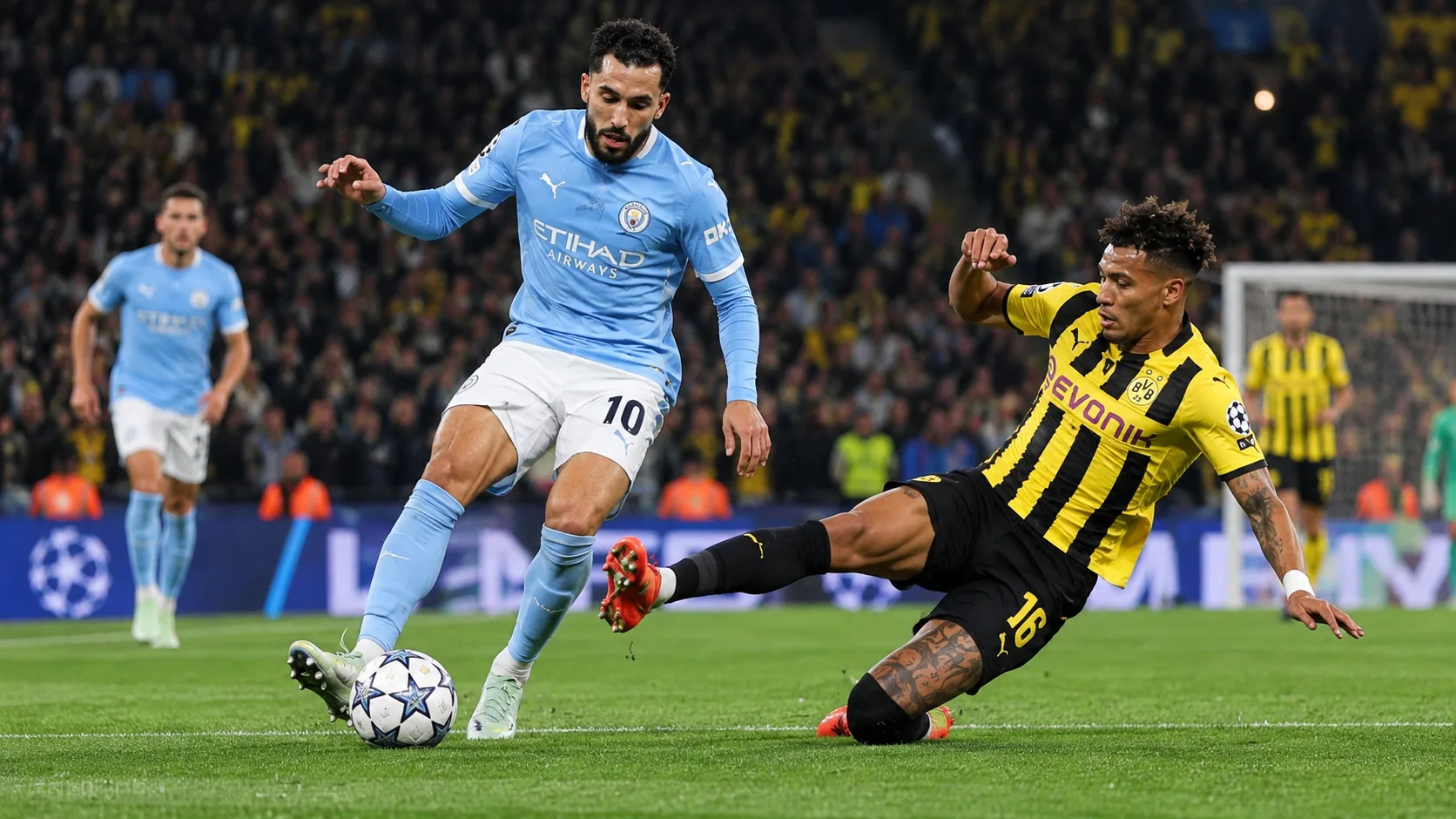 Ballon immobile près du rond central et joueurs de Manchester City et de l’AEK Athens répartis sur la pelouse après le match.