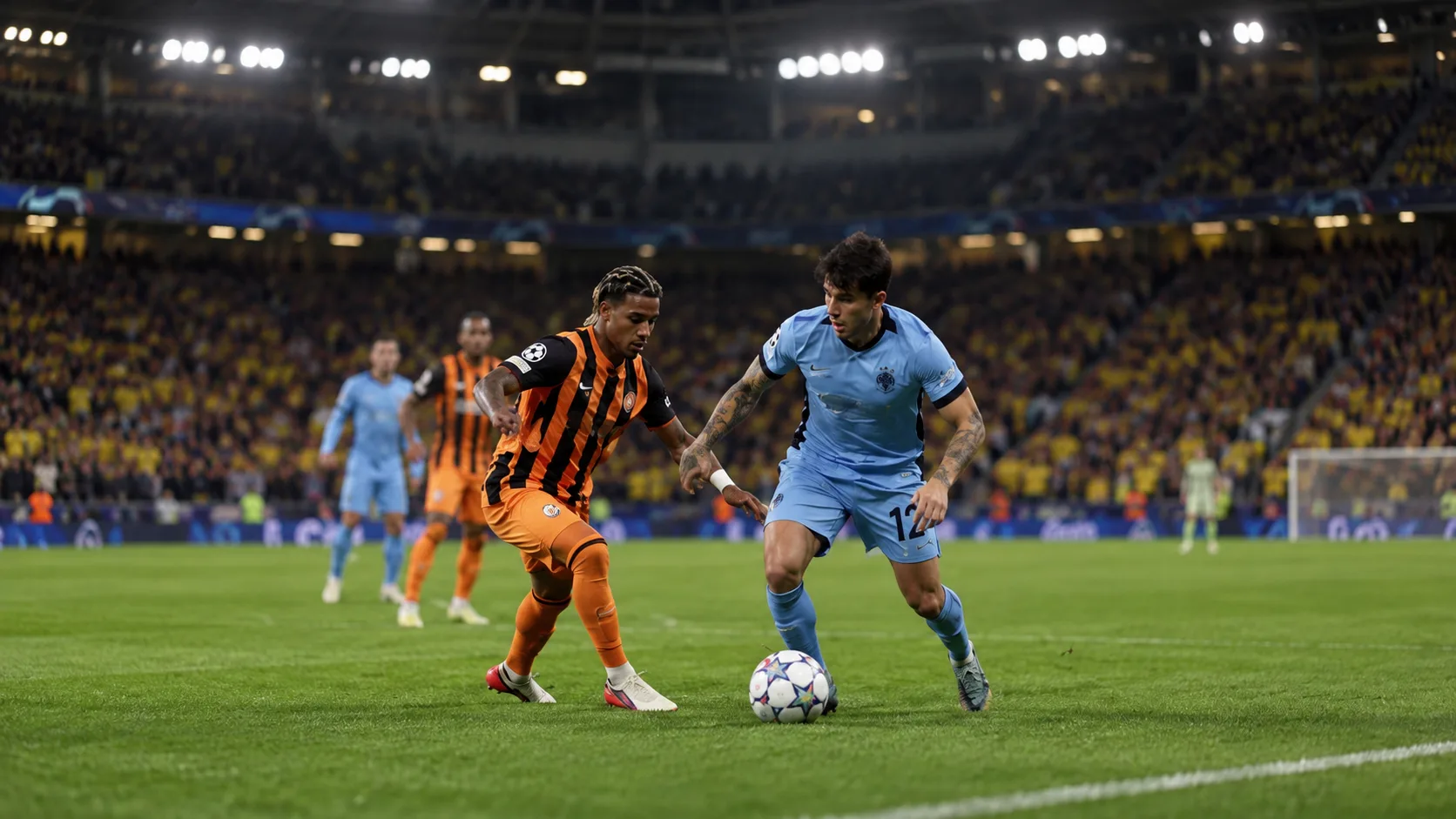 Ballon immobile près de la ligne médiane et joueurs du Shakhtar et de l’AEK répartis dans des zones distinctes du terrain.