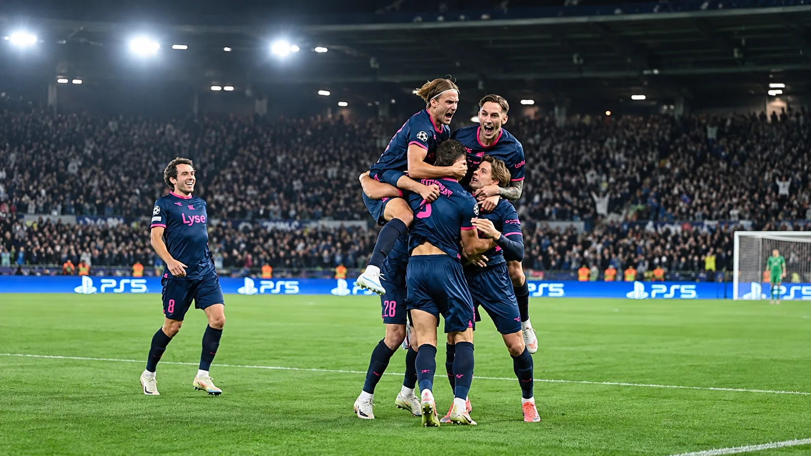 Viking FK–FC Bayern München : le Bayern passe devant, Haugen rétablit le 3-3